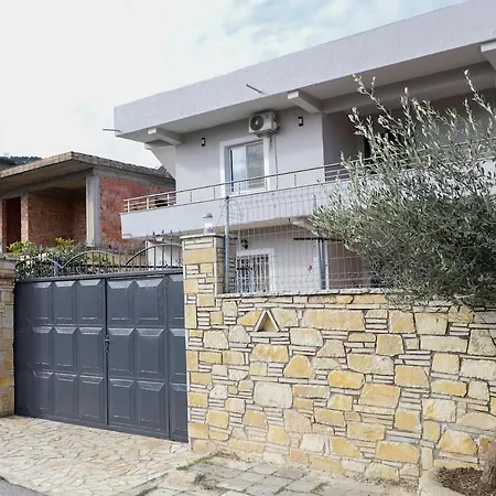 Allkushi Apartamento